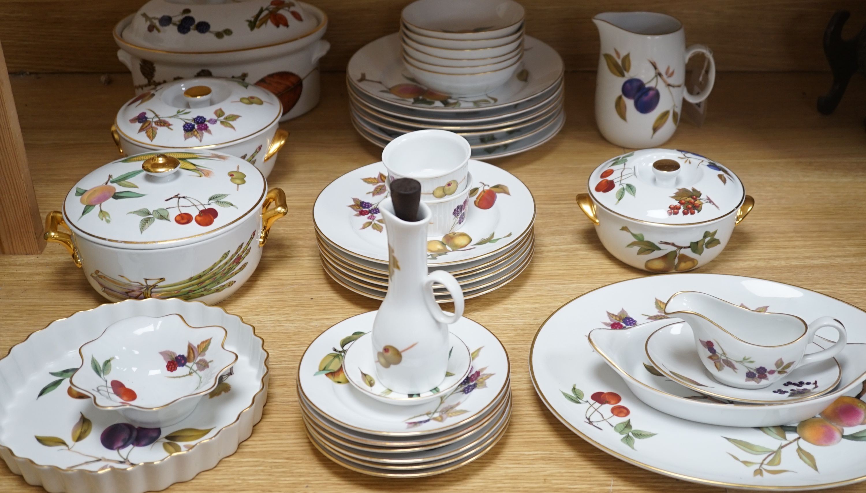 A Royal Worcester Evesham part dinner service